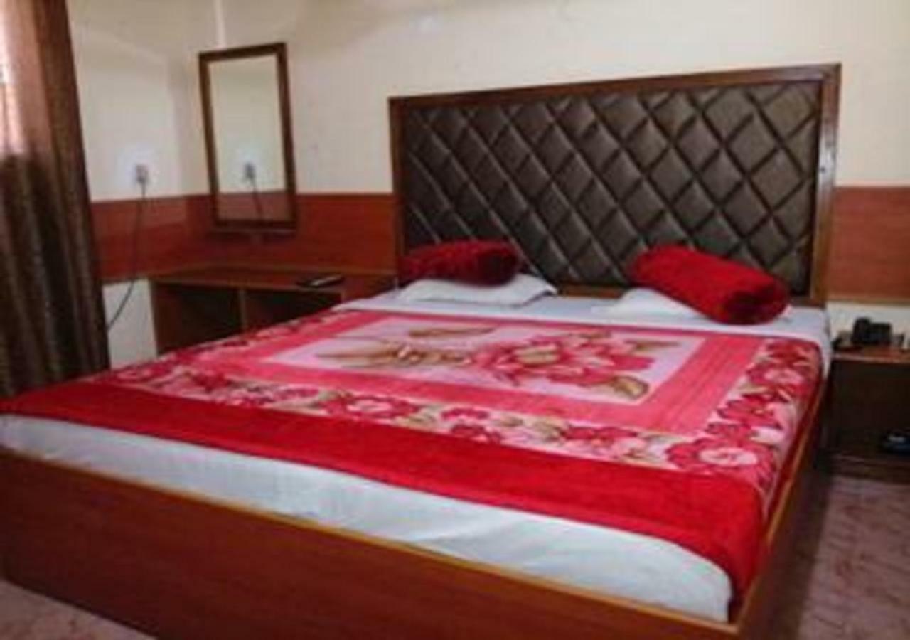 Hotel Brindavan Гувахати Экстерьер фото